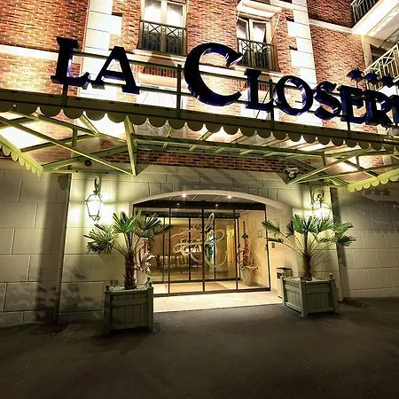 Ξενοδοχείο με διαμερίσματα La Closerie & 4*