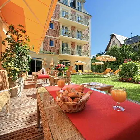 Ξενοδοχείο με διαμερίσματα La Closerie & 4*