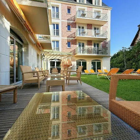 La Closerie & Aparthotel